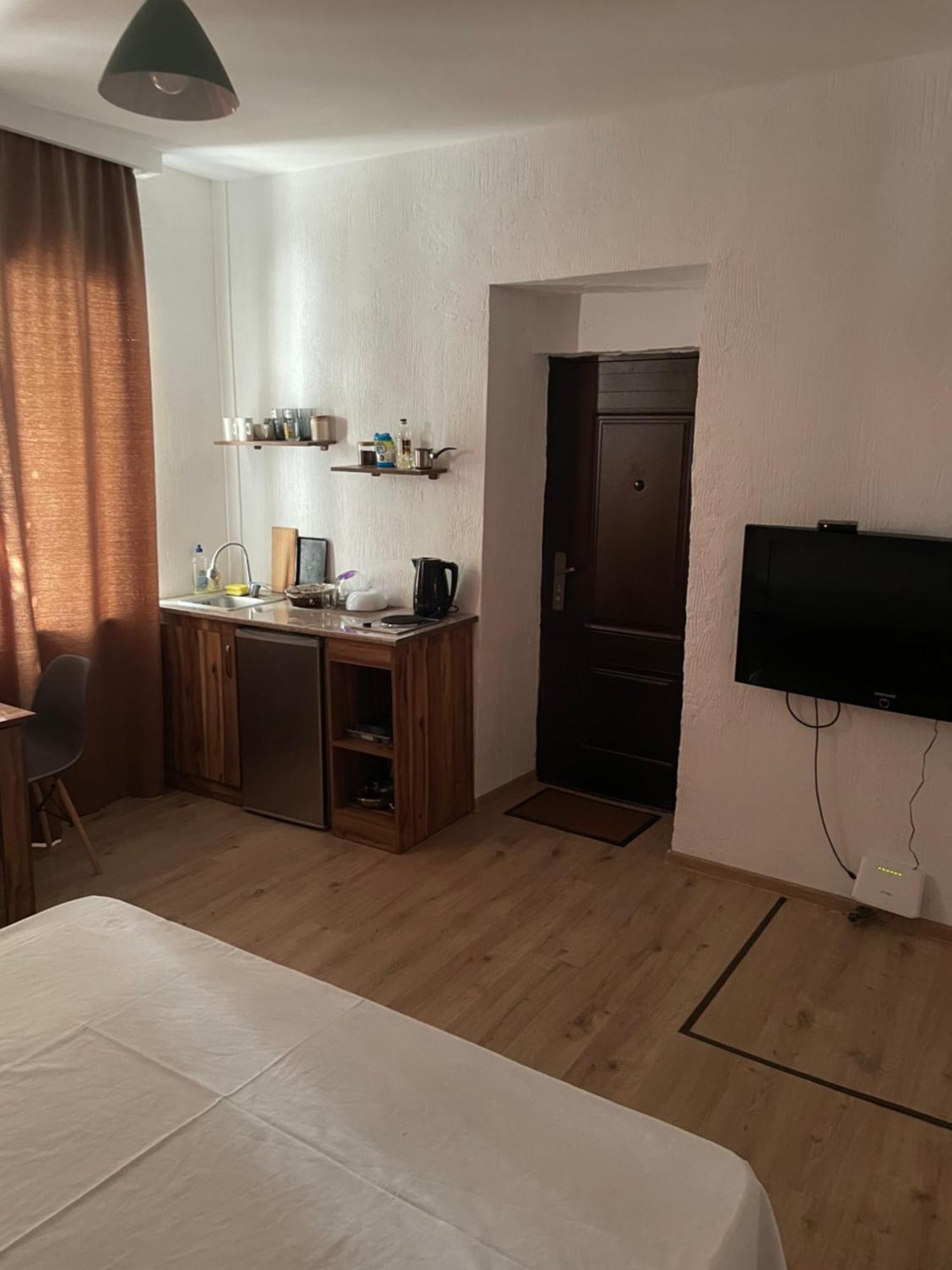 Apartment In The City Center With The Garden Erevan Exterior foto